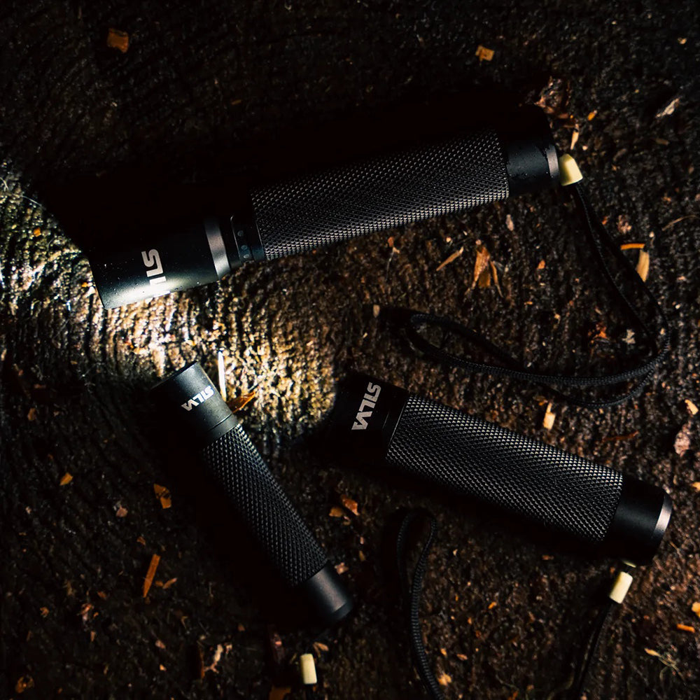 1000 流明高強度手電筒 Zoom 1000 Lumen